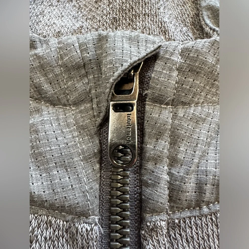 Mens Lululemon Zip up Hoodie Vest Size Medium Grey - Picture 3 of 13